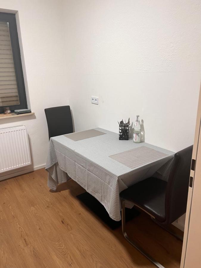 Ferienwohnung In Top Lage Von آلين المظهر الخارجي الصورة