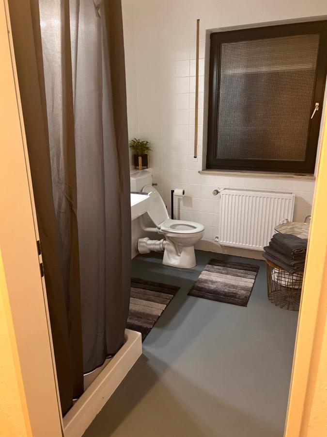 Ferienwohnung In Top Lage Von آلين المظهر الخارجي الصورة