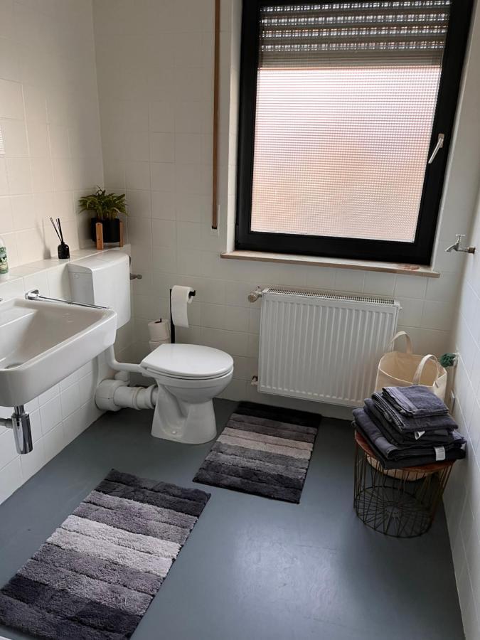 Ferienwohnung In Top Lage Von آلين المظهر الخارجي الصورة